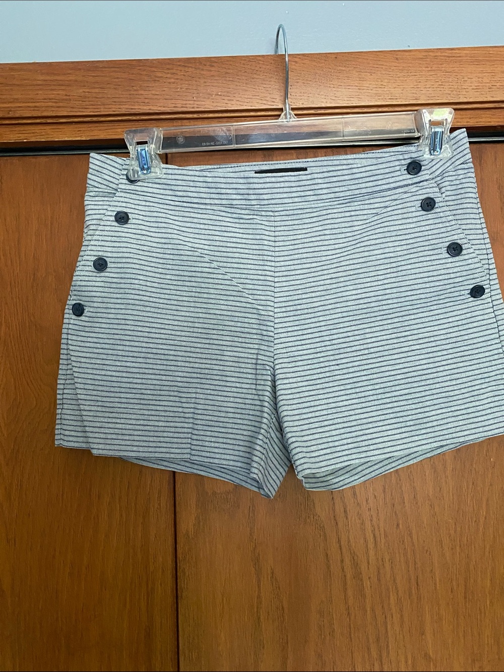 Banana Republic Striped High-Waist Buttoned Women's Shorts - Gray stripped
